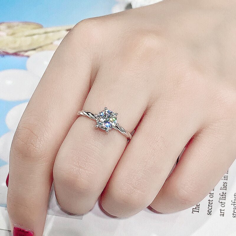 Moissanite diamond curved engagement ring